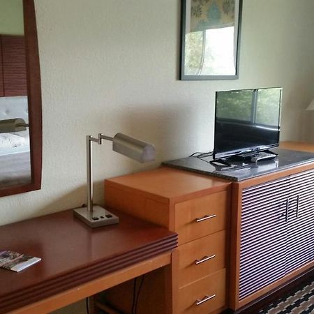 Riverwalk Inn & Suites Fort Atkinson Esterno foto