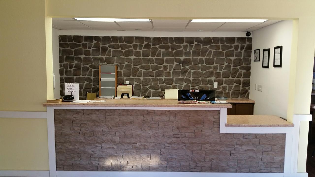 Riverwalk Inn & Suites Fort Atkinson Esterno foto
