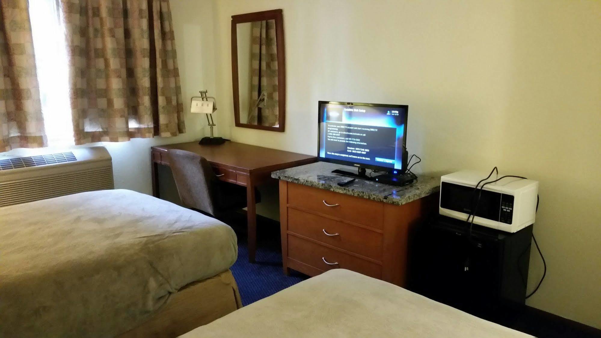 Riverwalk Inn & Suites Fort Atkinson Esterno foto