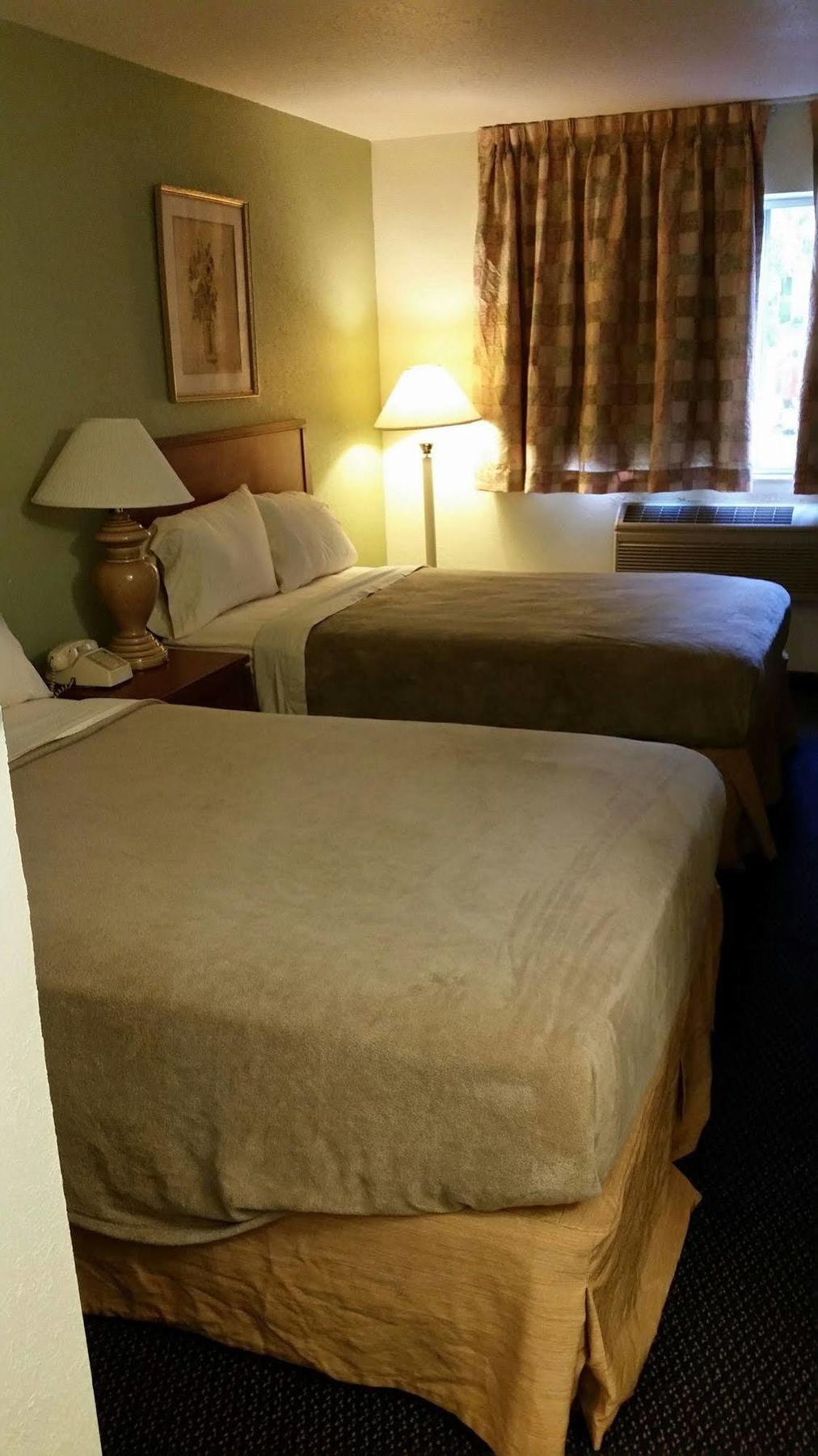 Riverwalk Inn & Suites Fort Atkinson Esterno foto